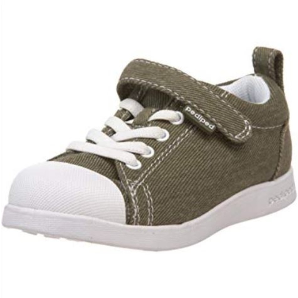 NWOT Pediped Flex Conner Sneaker in Olive